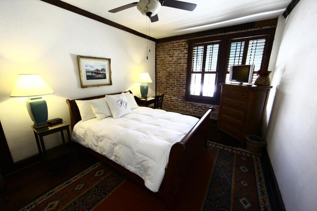 Deluxe Queen Room,118594705:JPEG