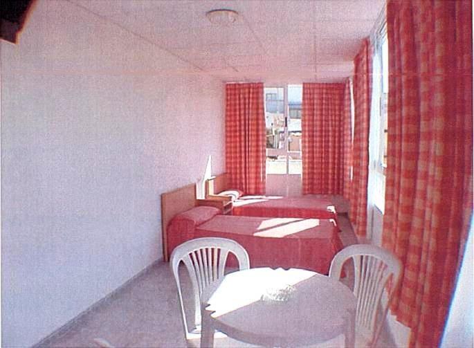 Family Room (5 Adults)