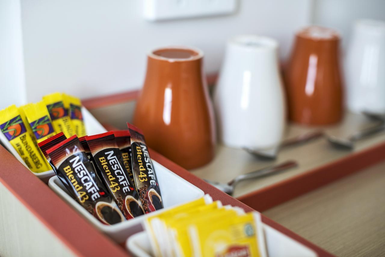 Economy Queen with Shared Facilities,711805186:JPEG