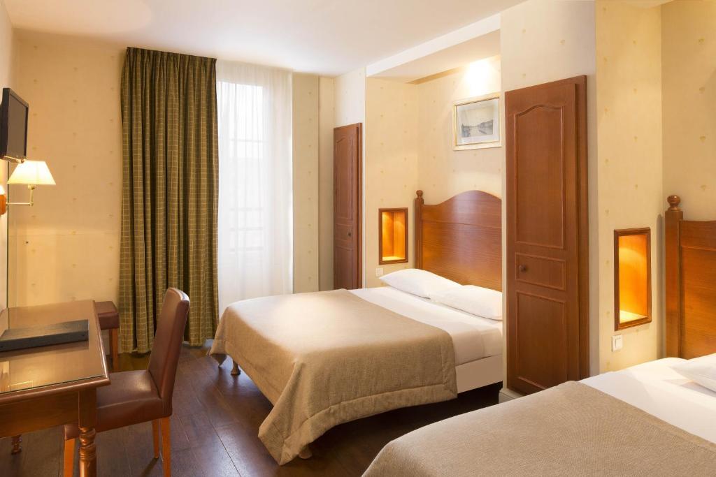 Triple Room