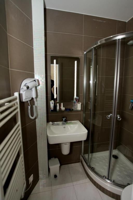 Single Room,61136887:JPEG