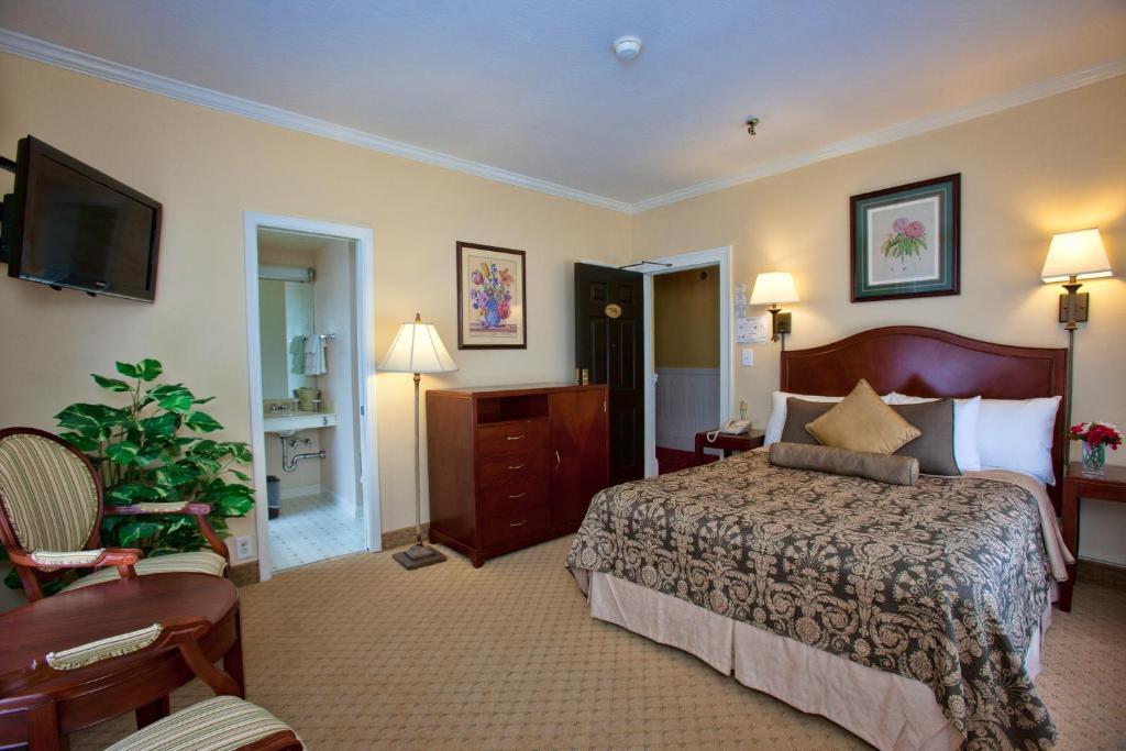 Queen Room