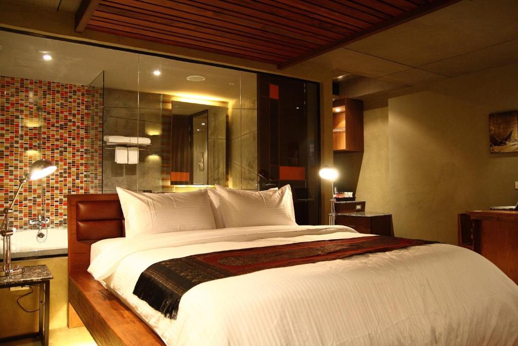 Premier Room