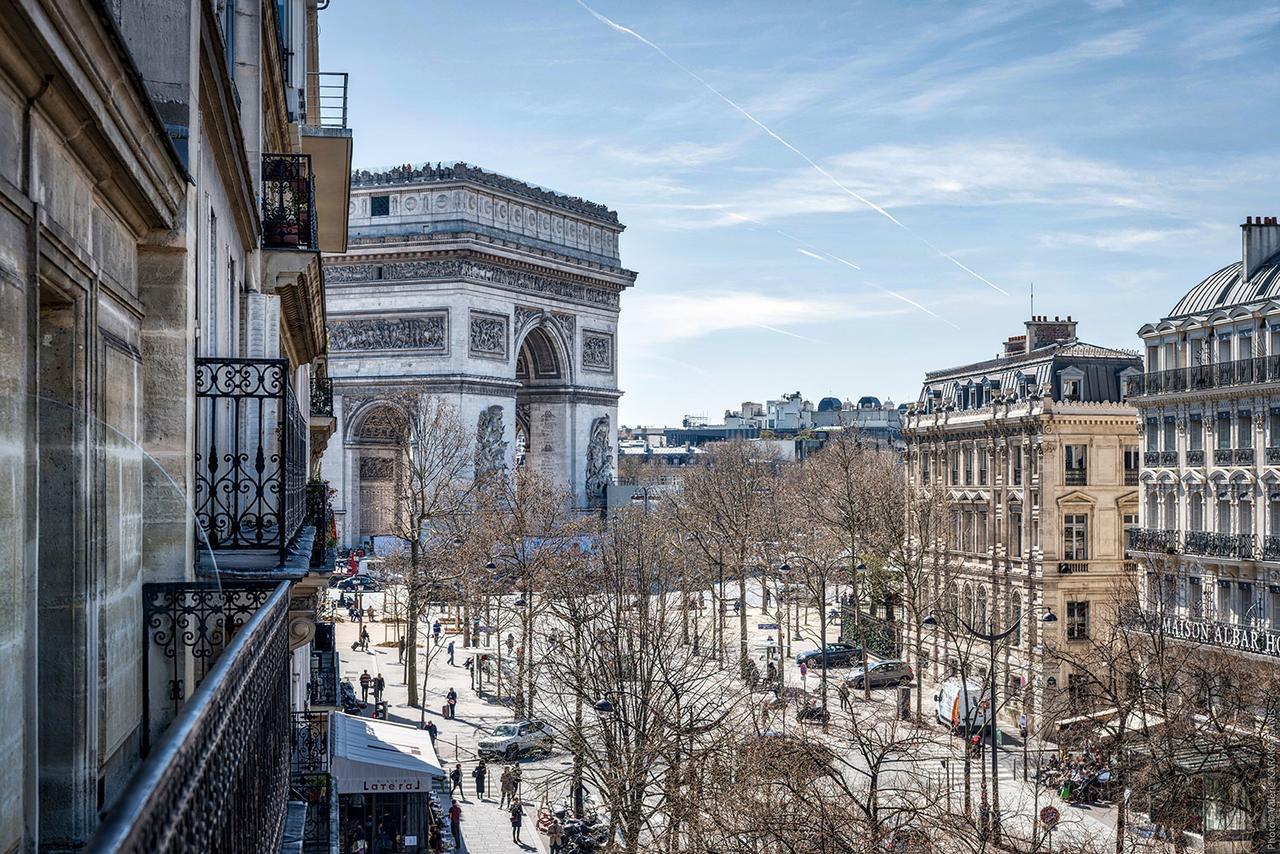Twin Room with View on the Arc de Triomphe and Balcony