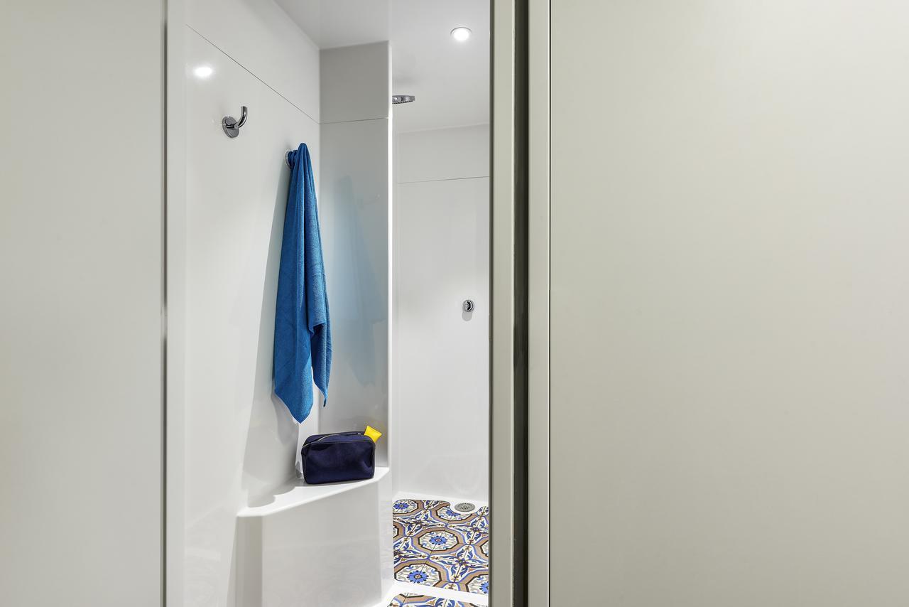 Tandem Room