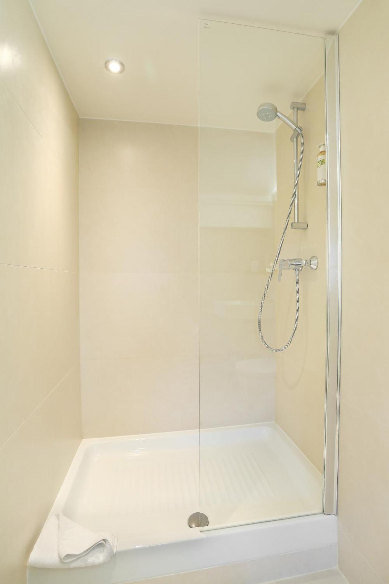 Family Room with Terrace,1273962808:JPEG