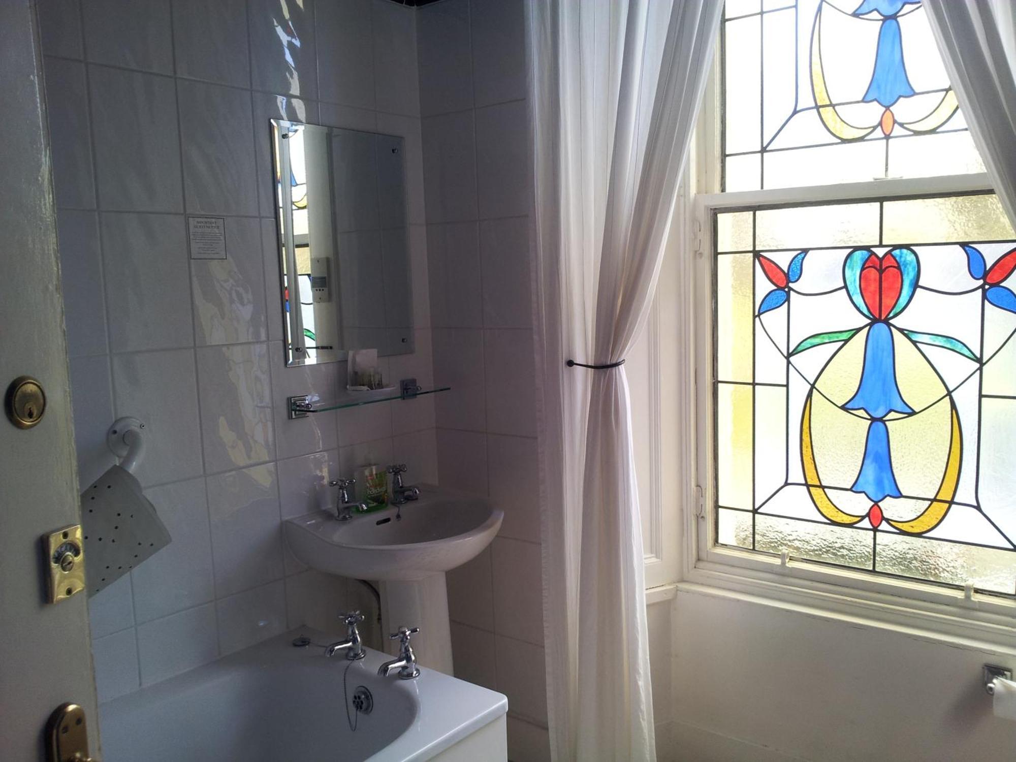 Single Room with External Private  Bathroom