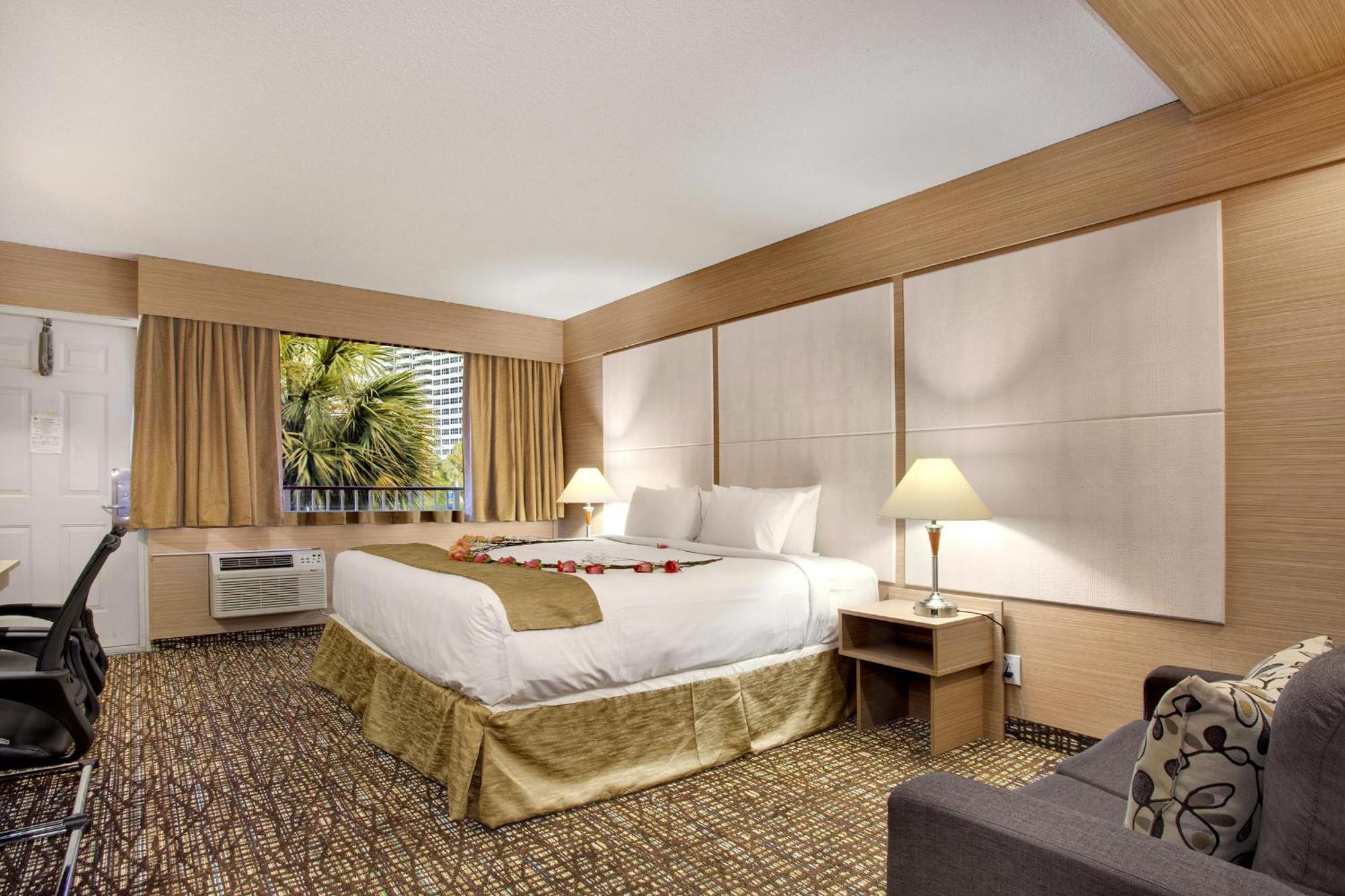 Standard Queen Room