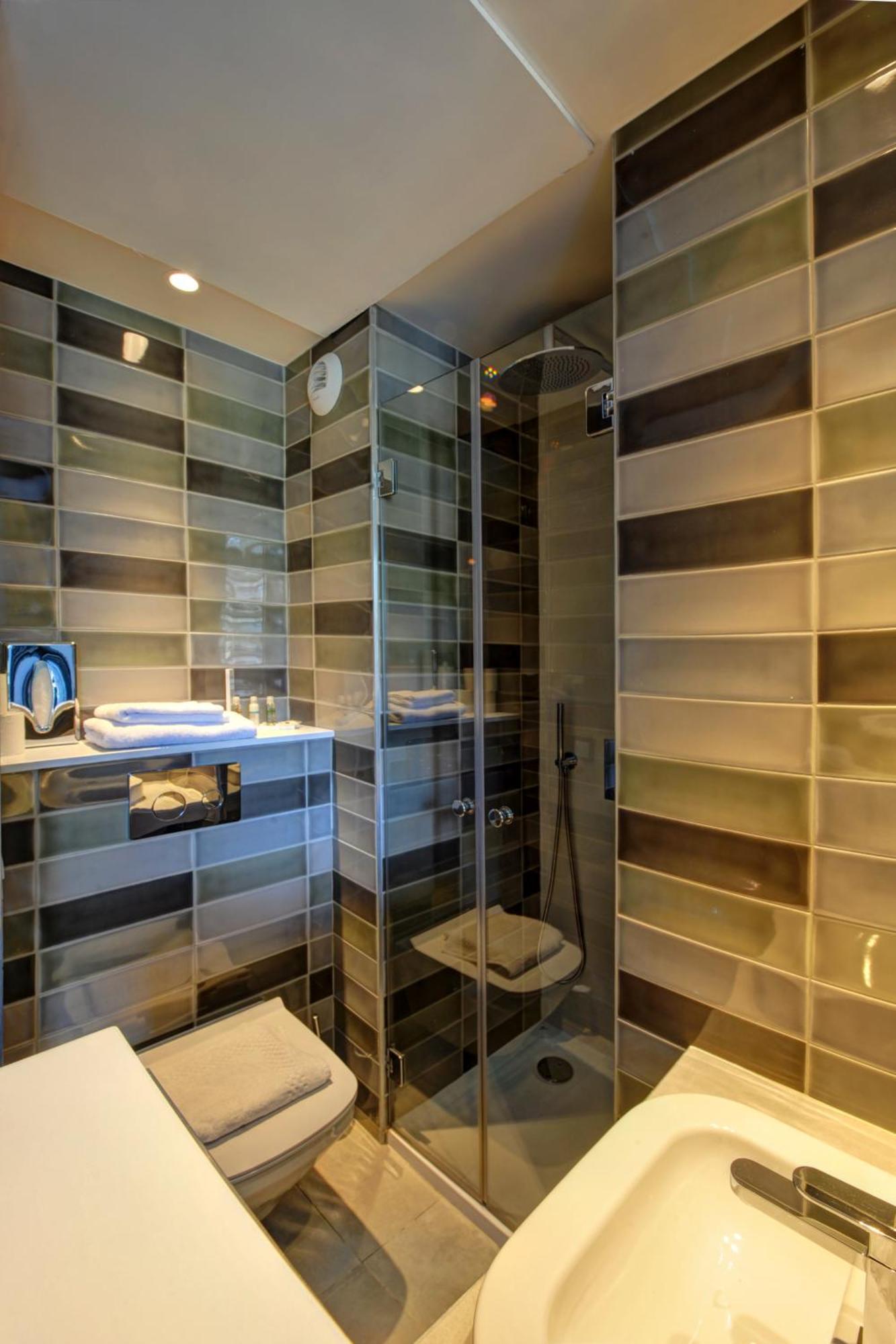 Small Single Room - Shower