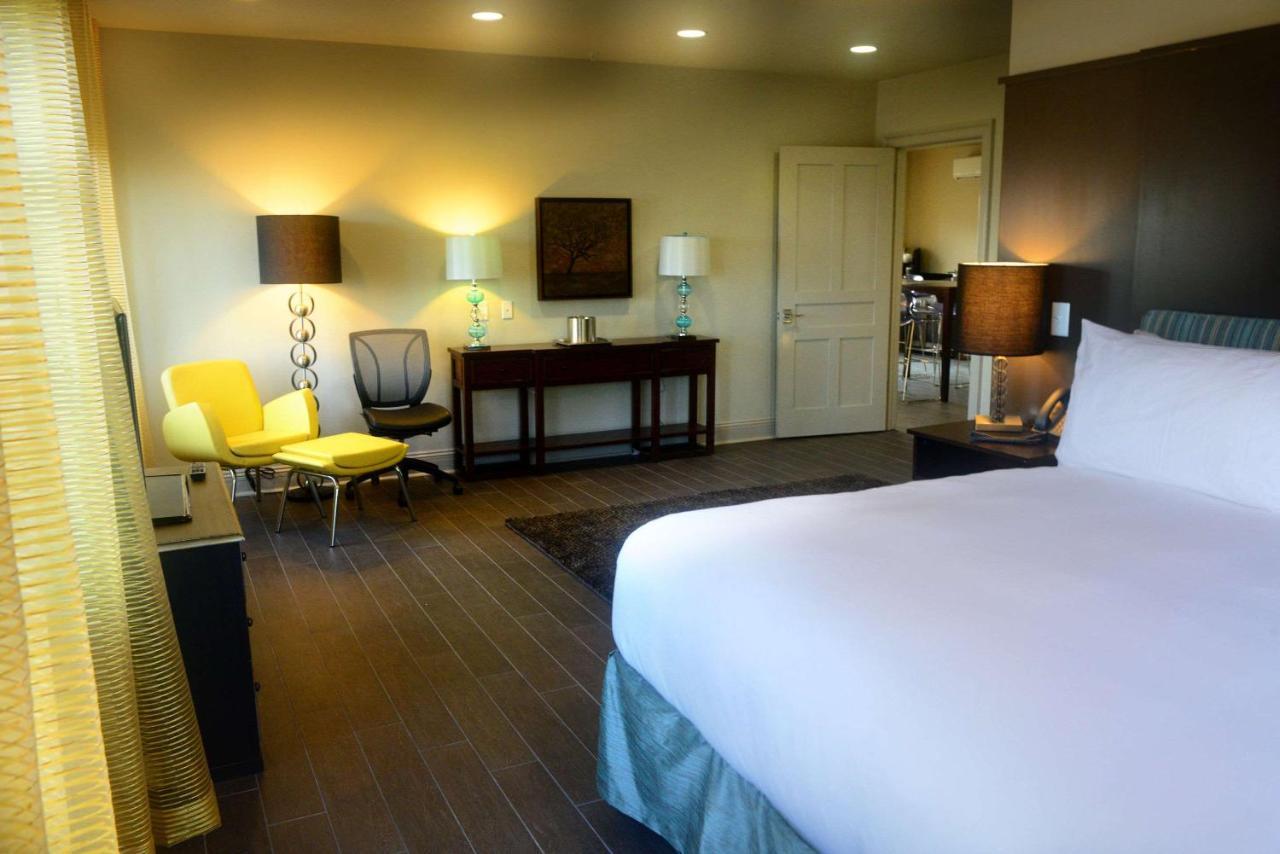 Honeymoon Suite
