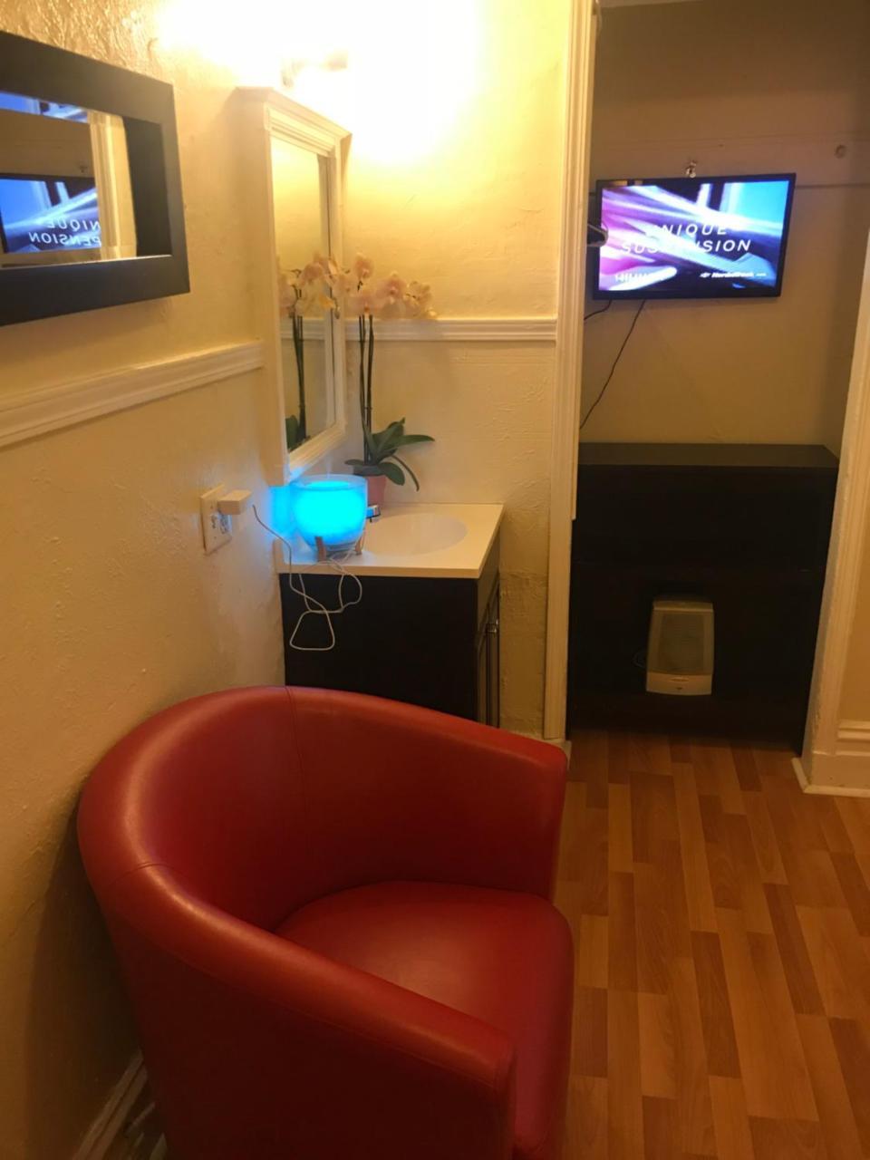 Single Room with Shared Bathroom