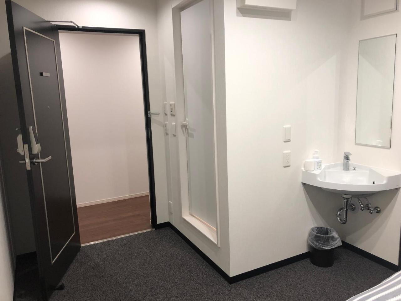 Single Room with Private Bathroom