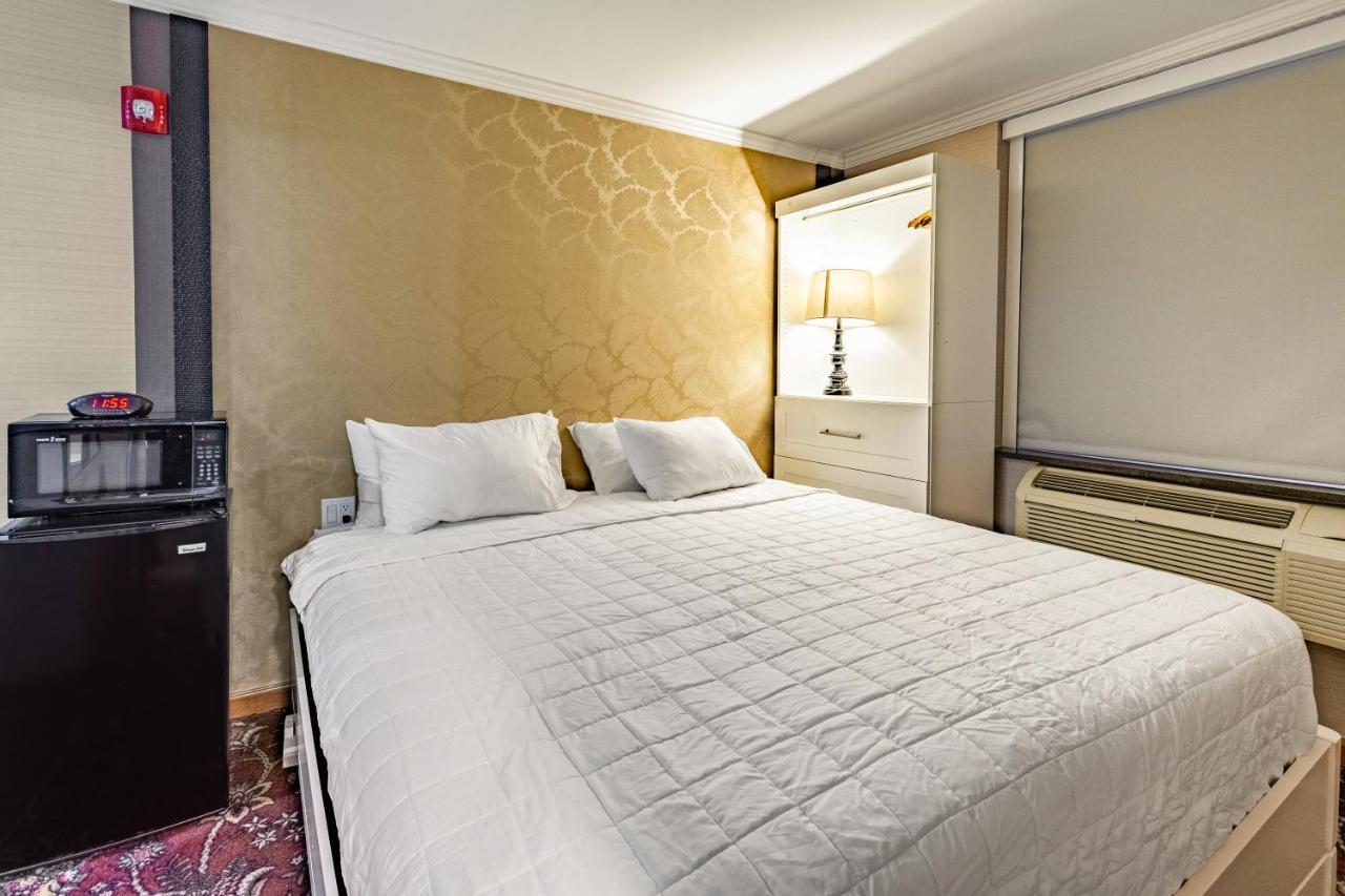 Standard King Room - Non-Smoking