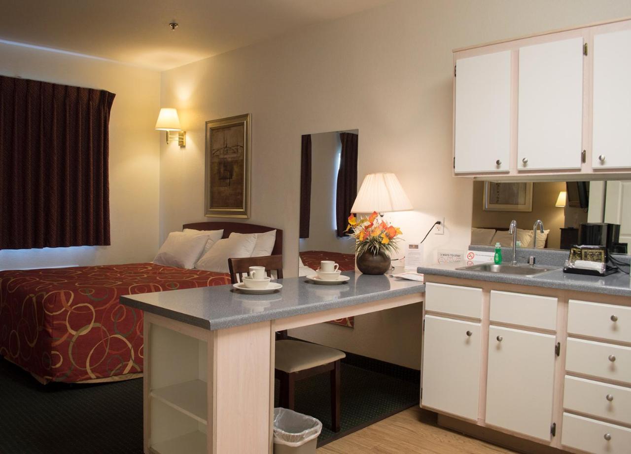 Queen Suite with Two Queen Beds