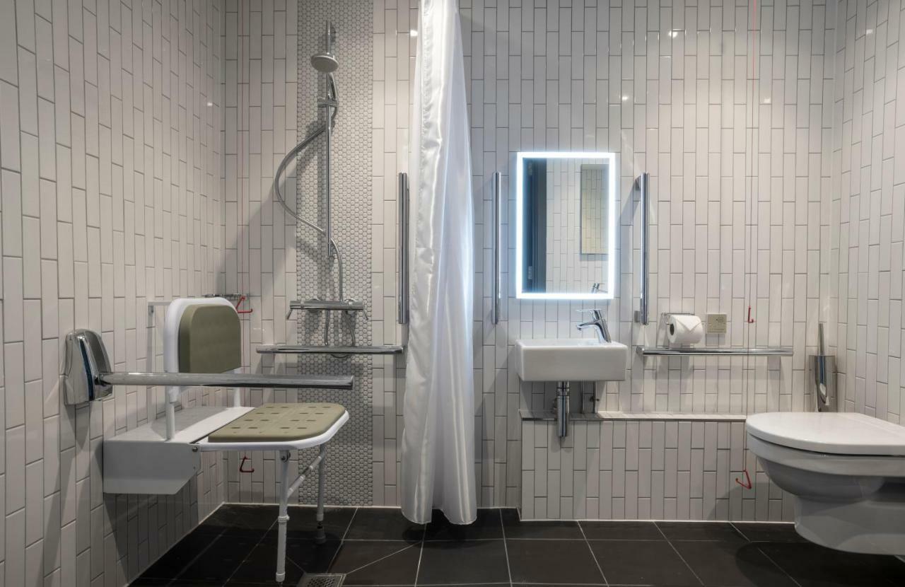 Accessible double window,1699202222:JPEG