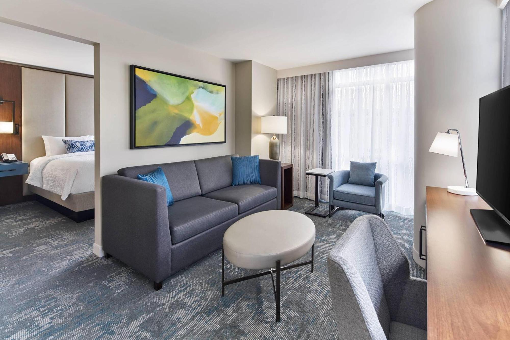 Corner King, Larger Studio, King, Sofa bed, Corner King view