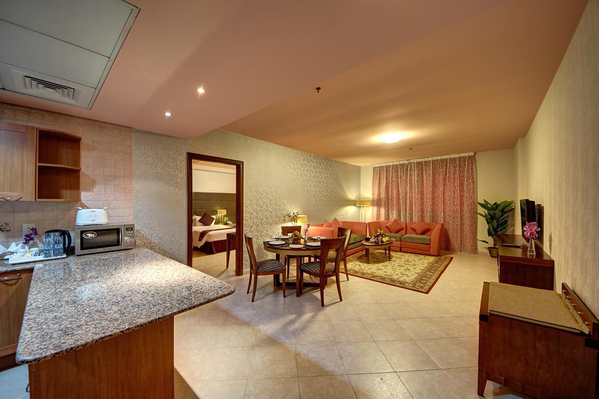 One-Bedroom Apartment,825575564:JPEG