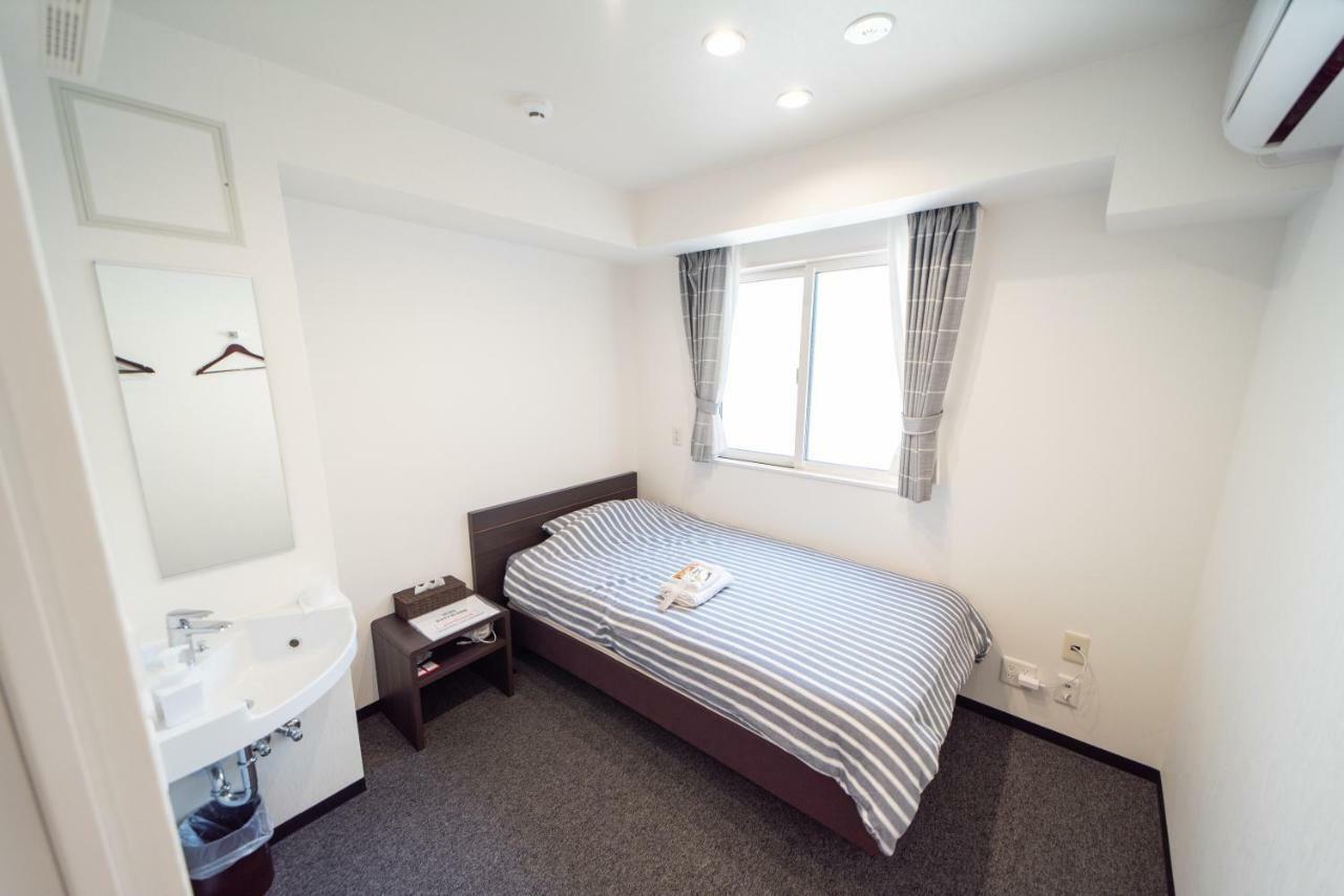 Single Room with Private Bathroom,752791826:JPEG