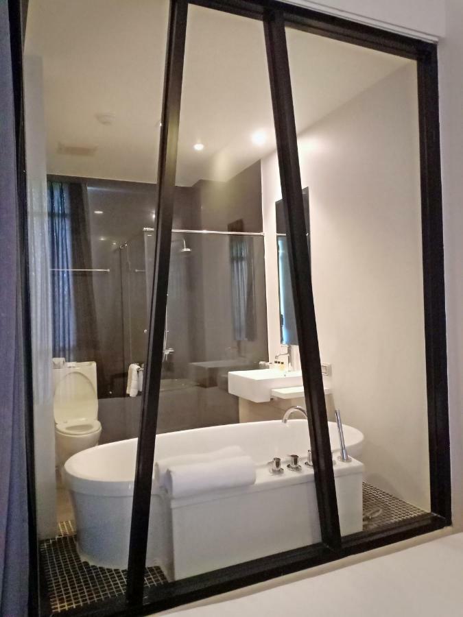 Deluxe Room - Roundtrip Transfer