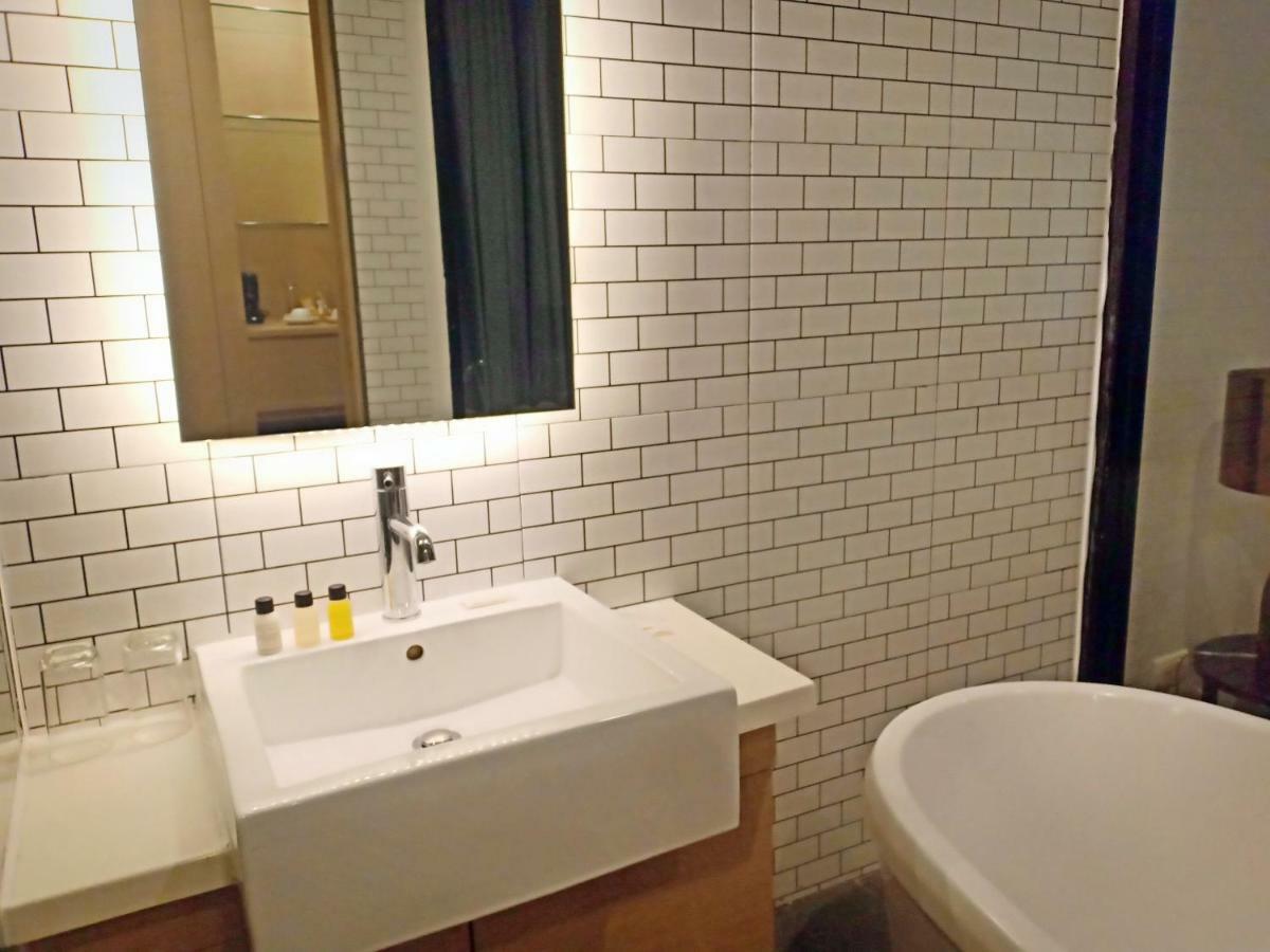 Deluxe Double or Twin Room with Pool View
