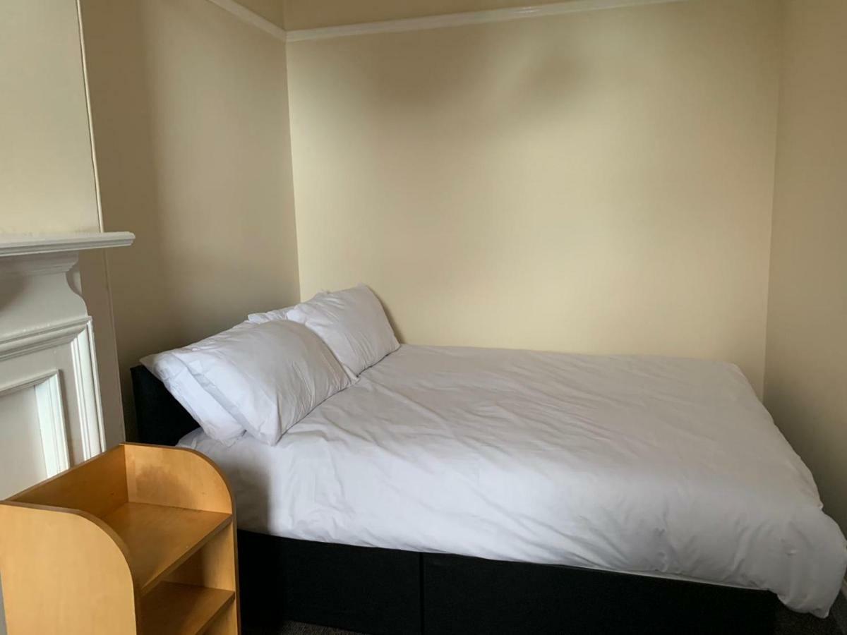 Single Room with Shared Bathroom