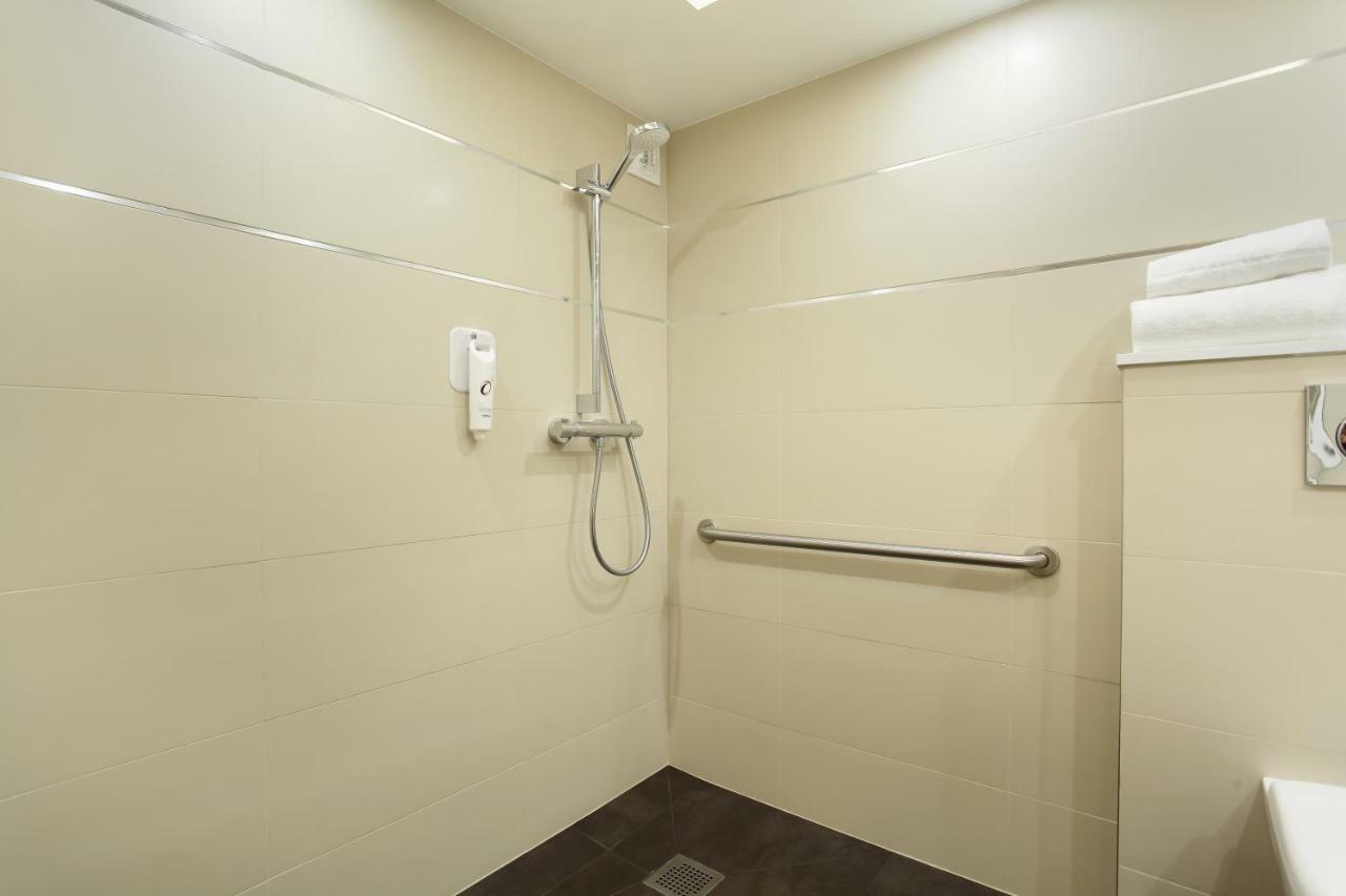 Comfort Queen Room
