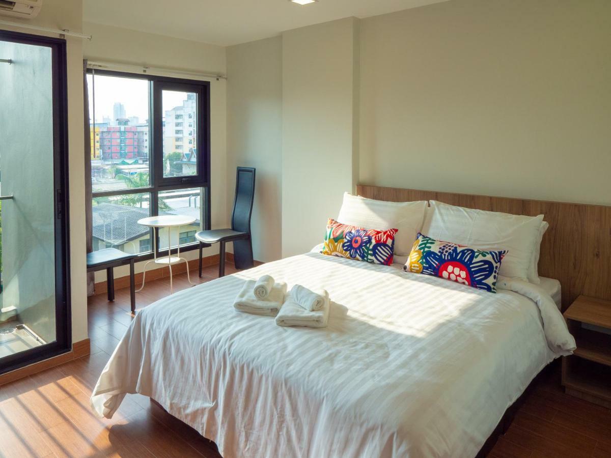 Family Room,911410456:JPEG