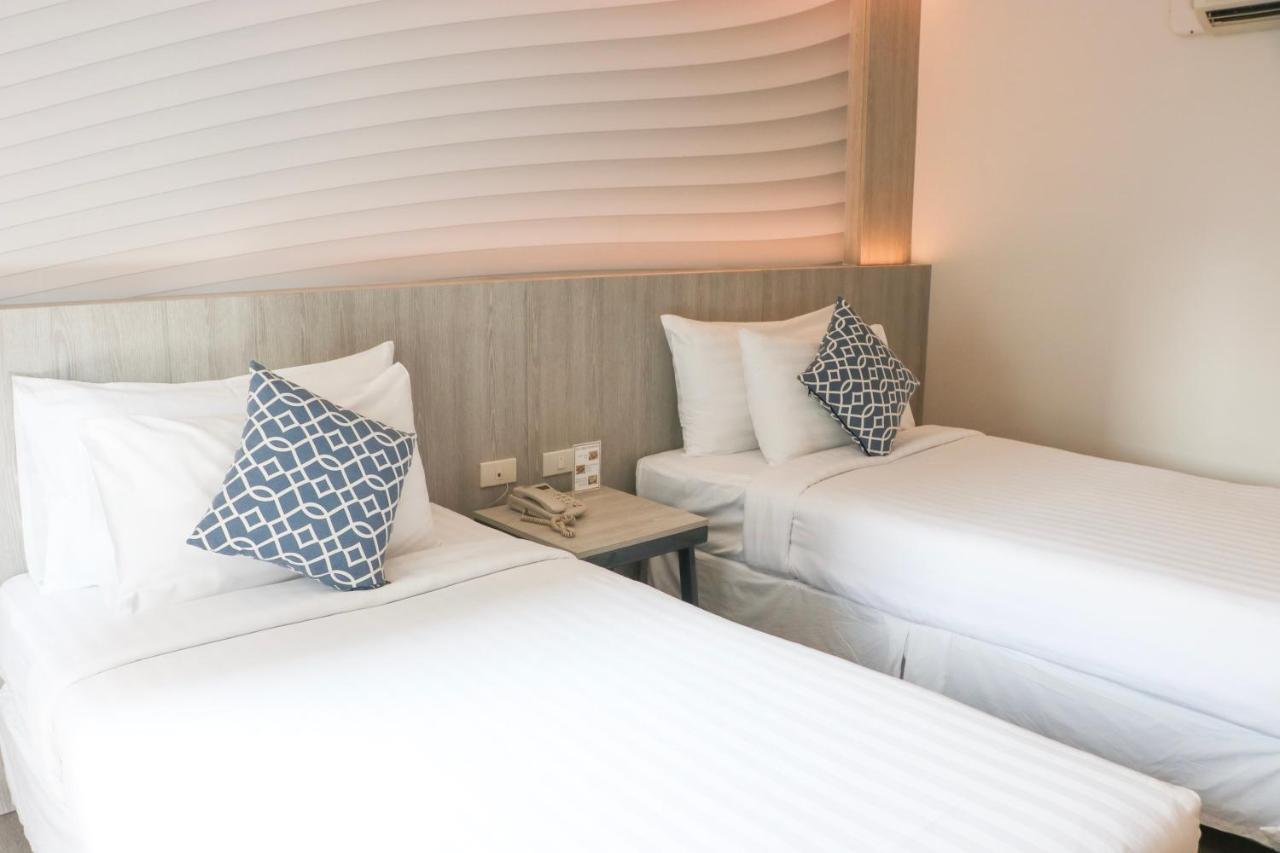Premier Twin Room with City View