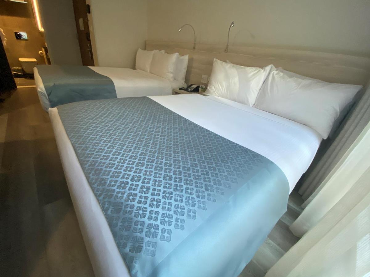 Double Room with Two Double Beds and View - Non-Smoking
