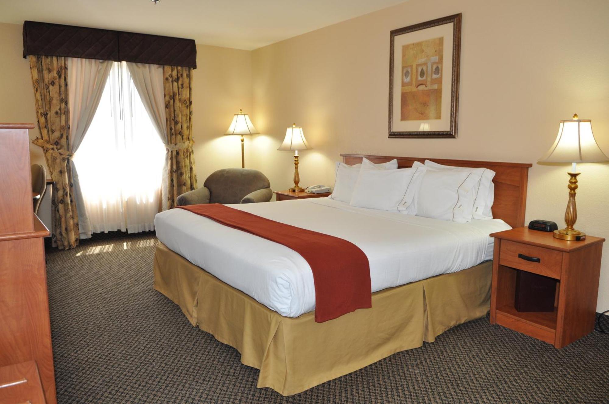 Standard King Room with Extra Space