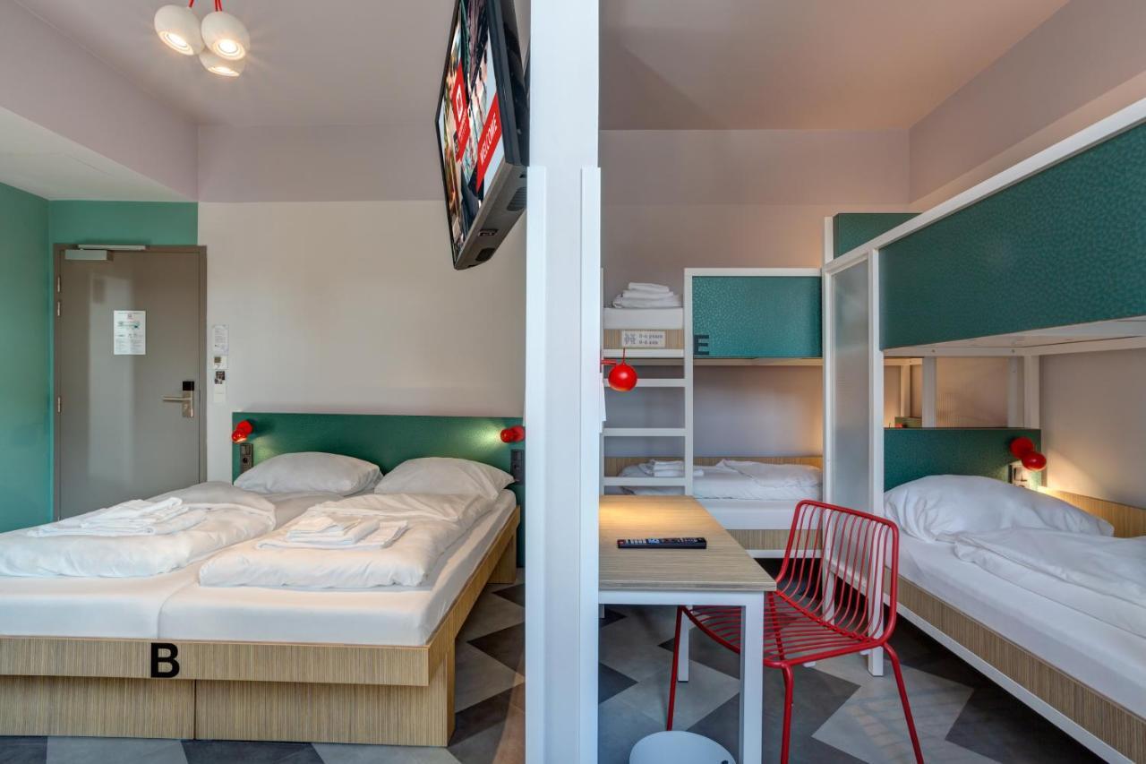 5-Bed Room