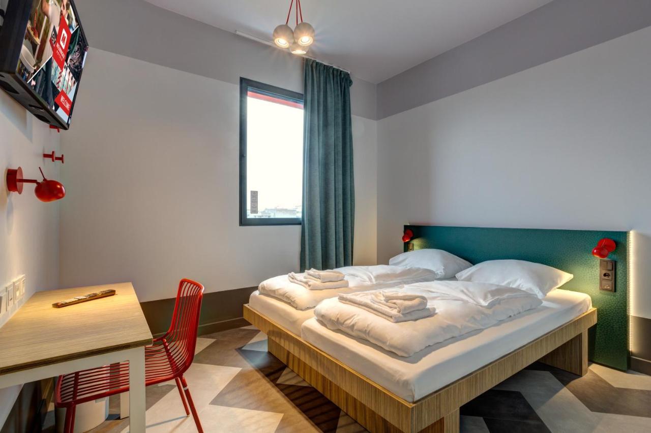 Double Room for Single Use