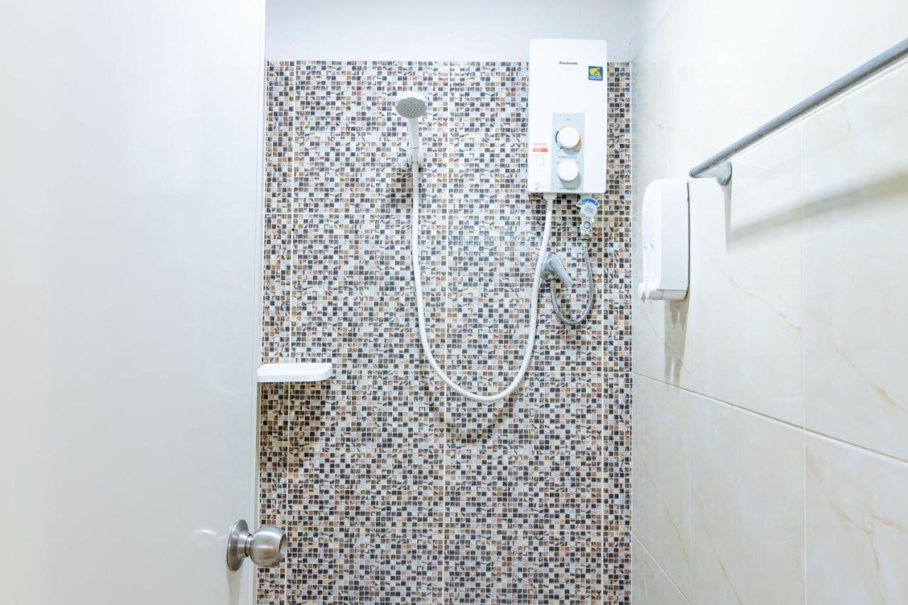 Standard Twin Room with Shared Bathroom,982119301:JPEG