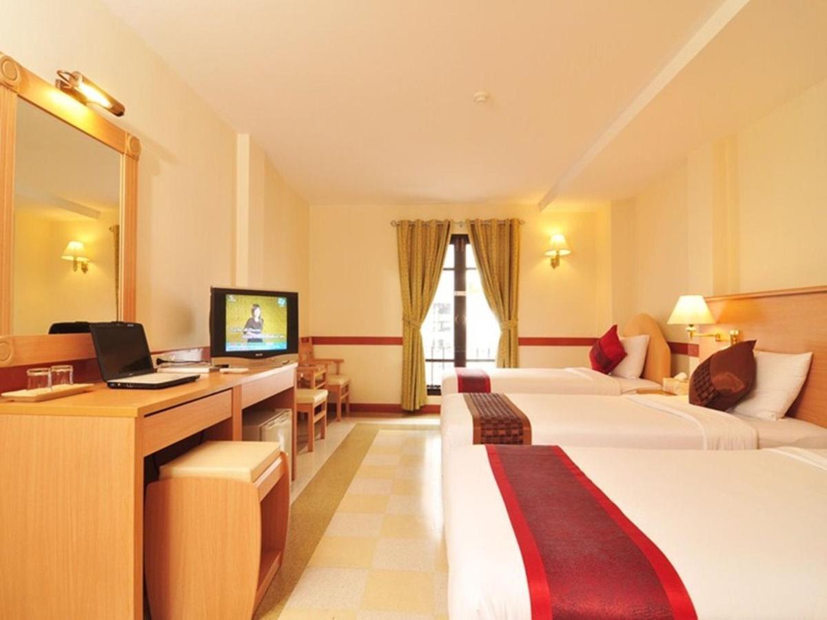 Deluxe Family Room
