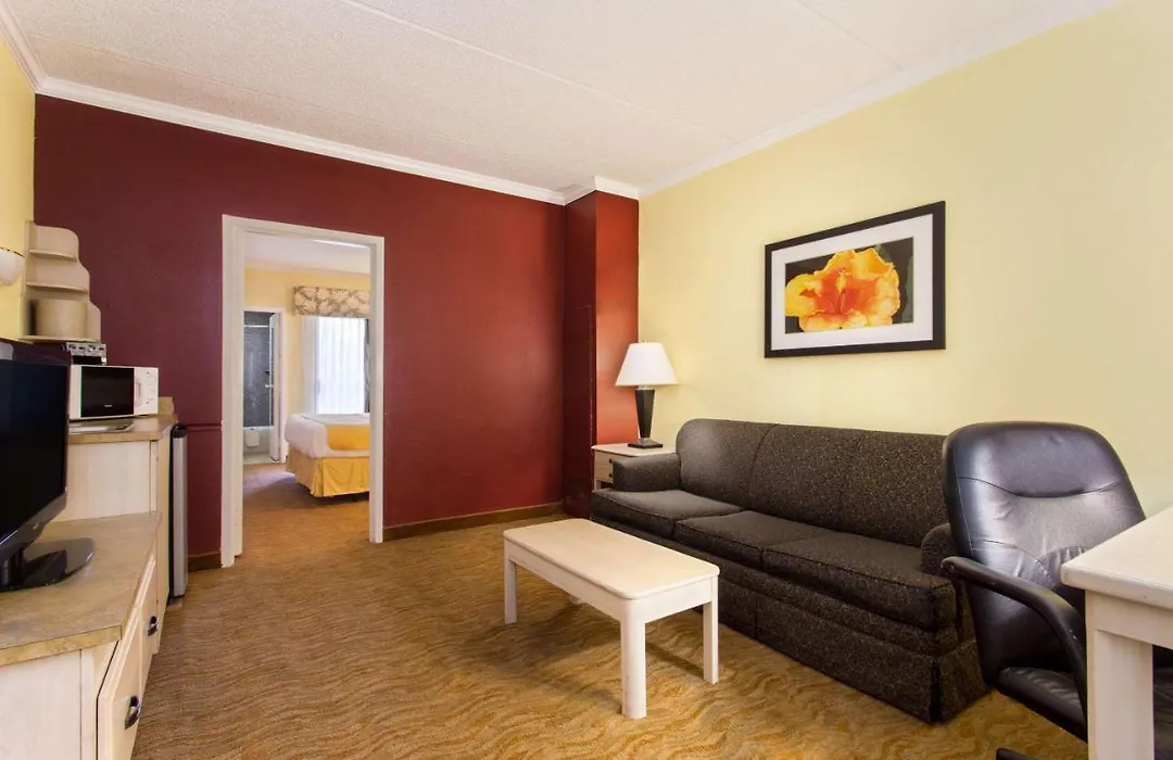 Baymont By Wyndham Tampa Near Busch Gardens-1
