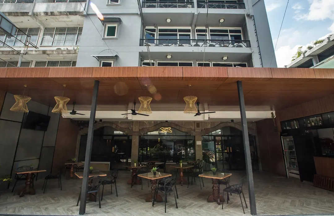 Maxim'S Inn-1
