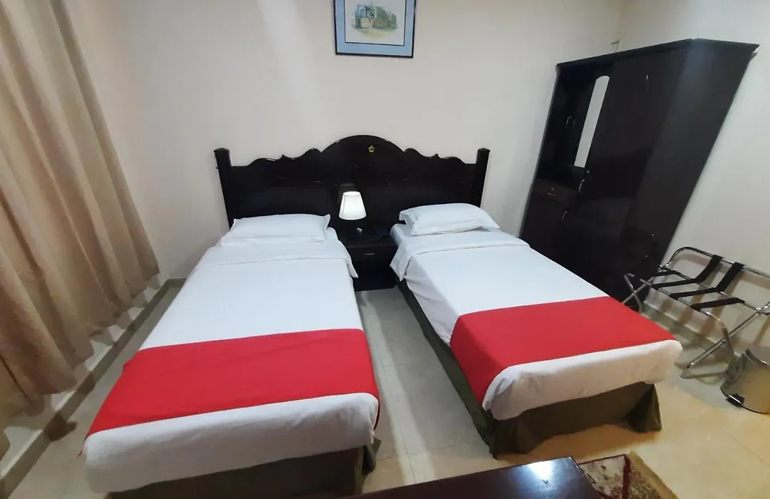 Banana Hotel-1