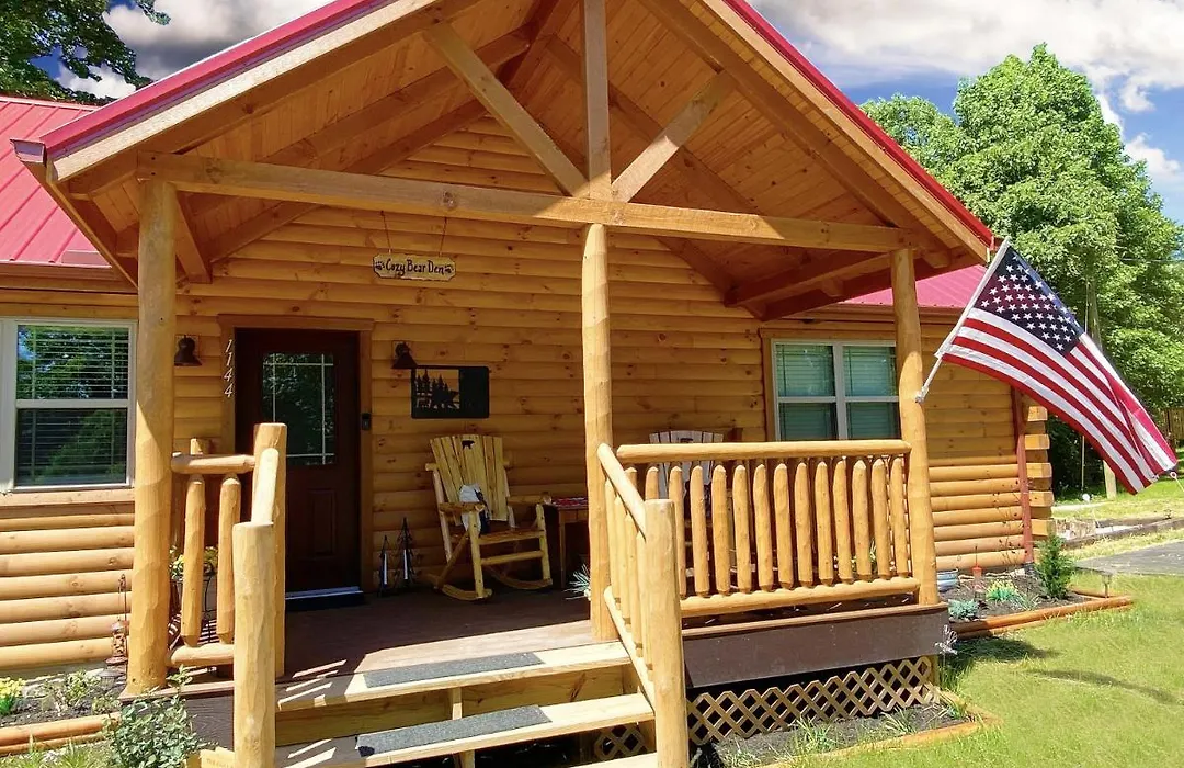 Cozy Bear Den Cabin-1