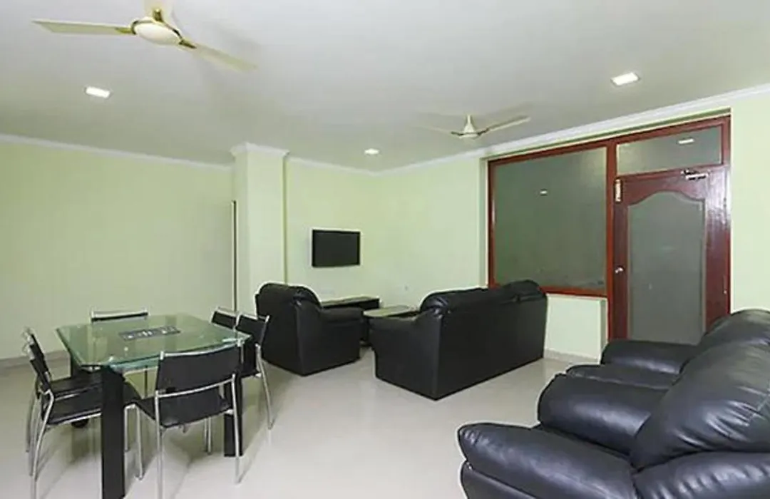 Fabhotel Mnr Grand-1