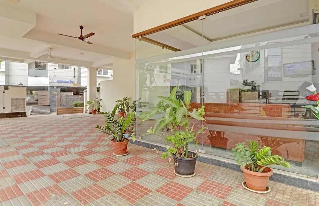 Itsy Hotels Rithika Inn Blossoms-1