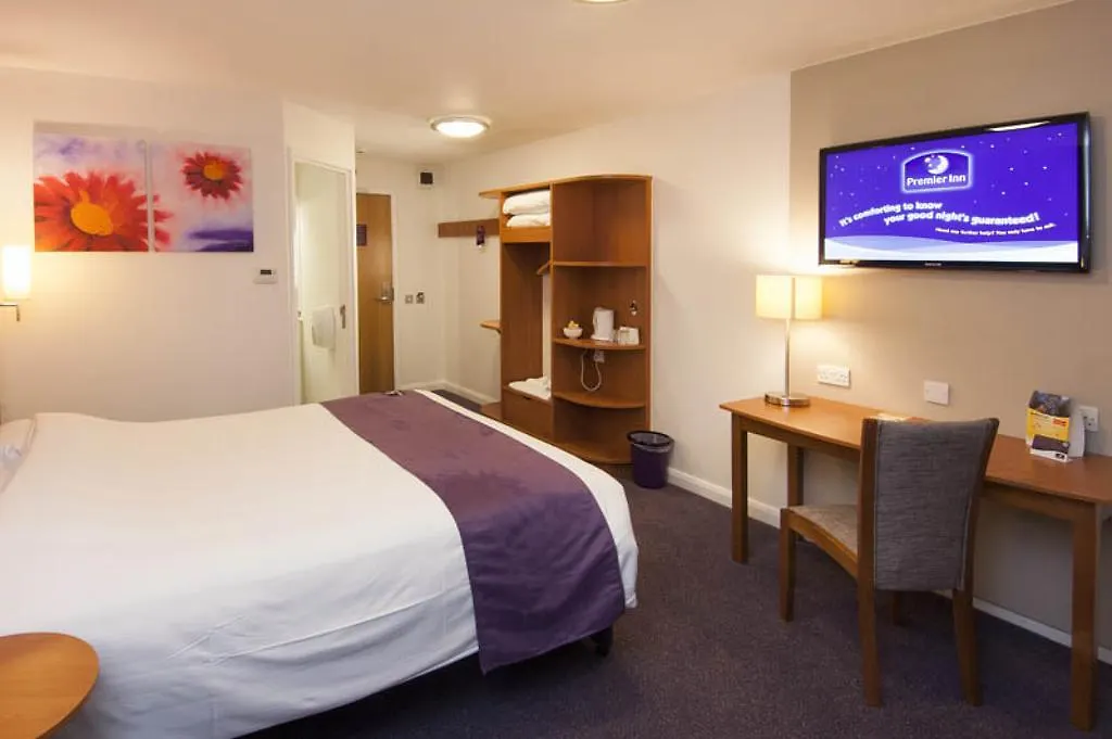 Premier Inn Stratford Upon Avon Waterways-1