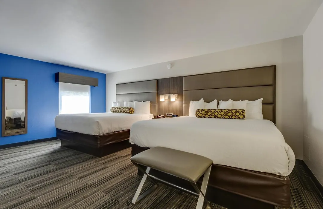 Alexis Inn And Suites Hotel-1