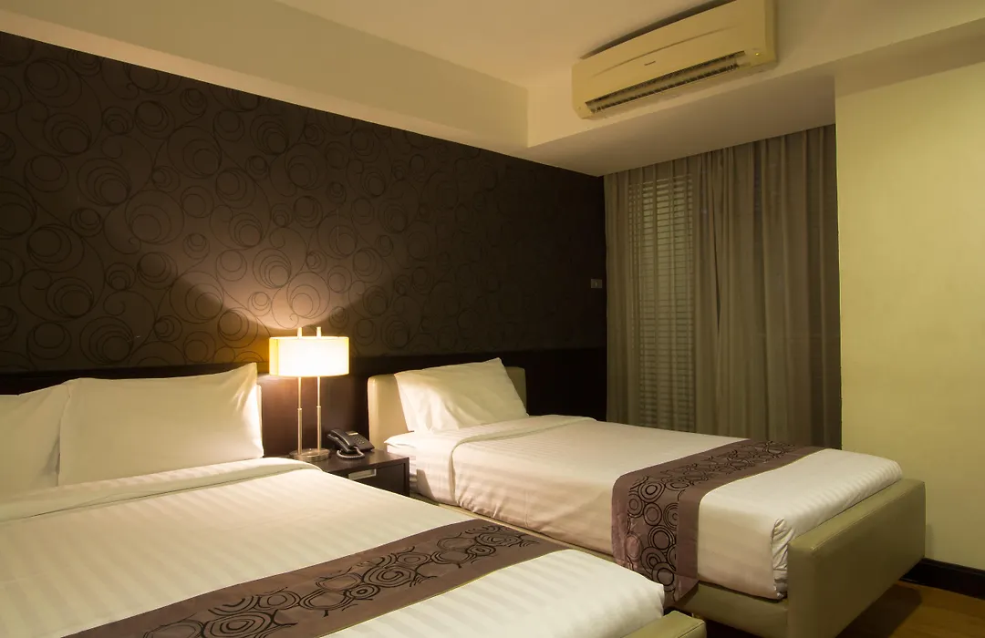 Lily Hotel Bangkok-1