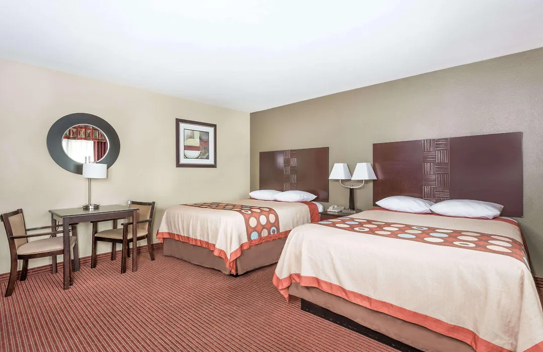 Super 8 By Wyndham Phoenix Downtown-1