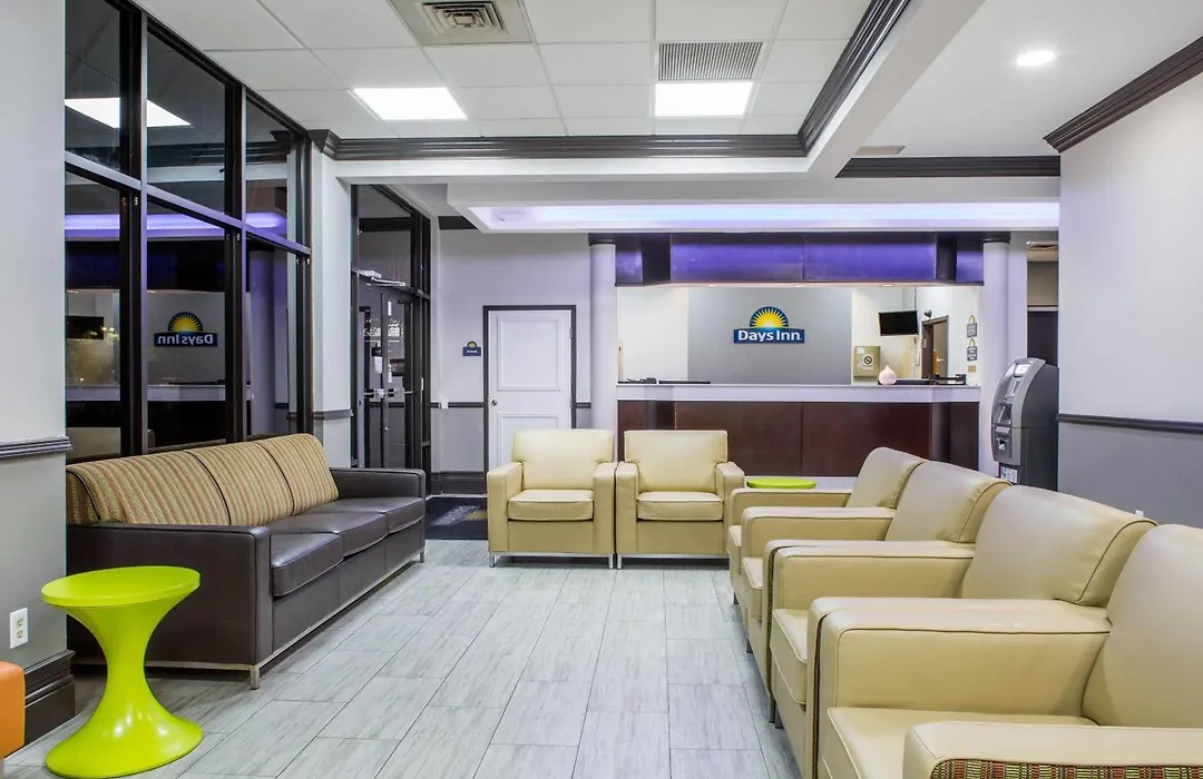 Days Inn & Suites By Wyndham Orlando Airport-1
