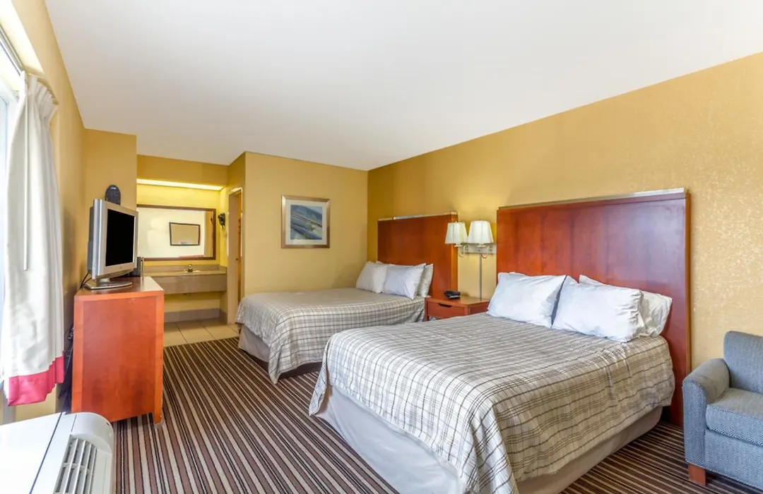 Econo Lodge-1