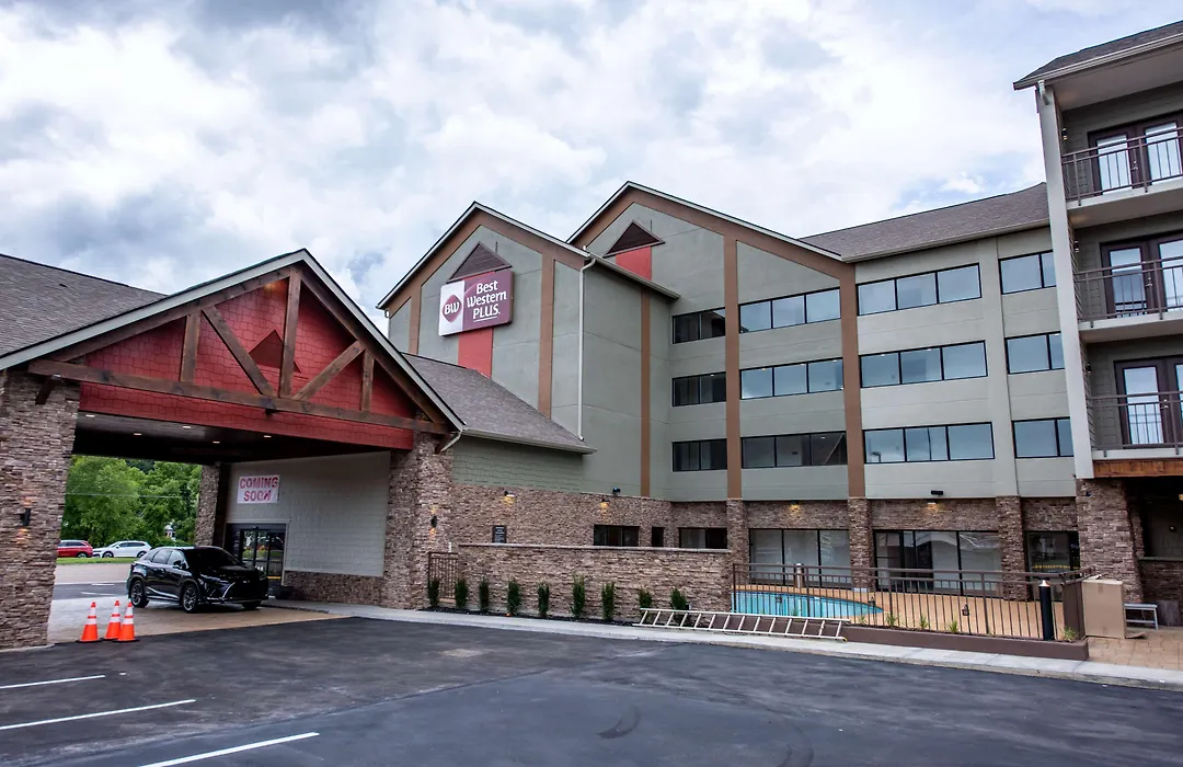 Best Western Plus Apple Valley Lodge Pigeon Forge-1