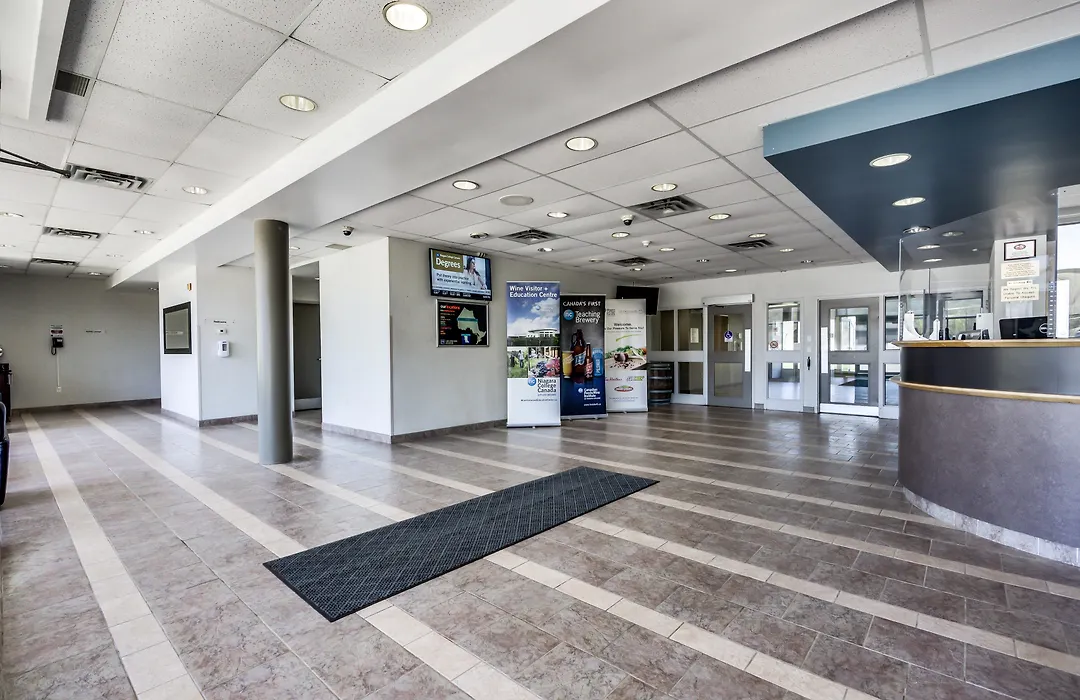 Residence & Conference Centre - Niagara-On-The-Lake-1