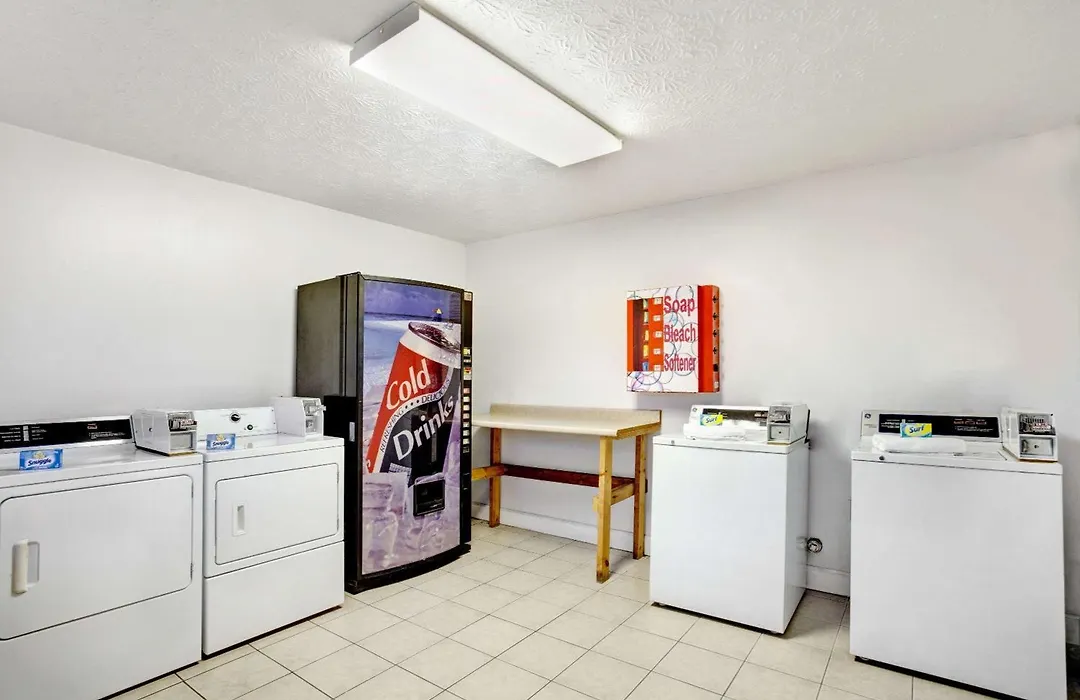 Super 8 By Wyndham Whites Creek/ Nashville Nw Area-1