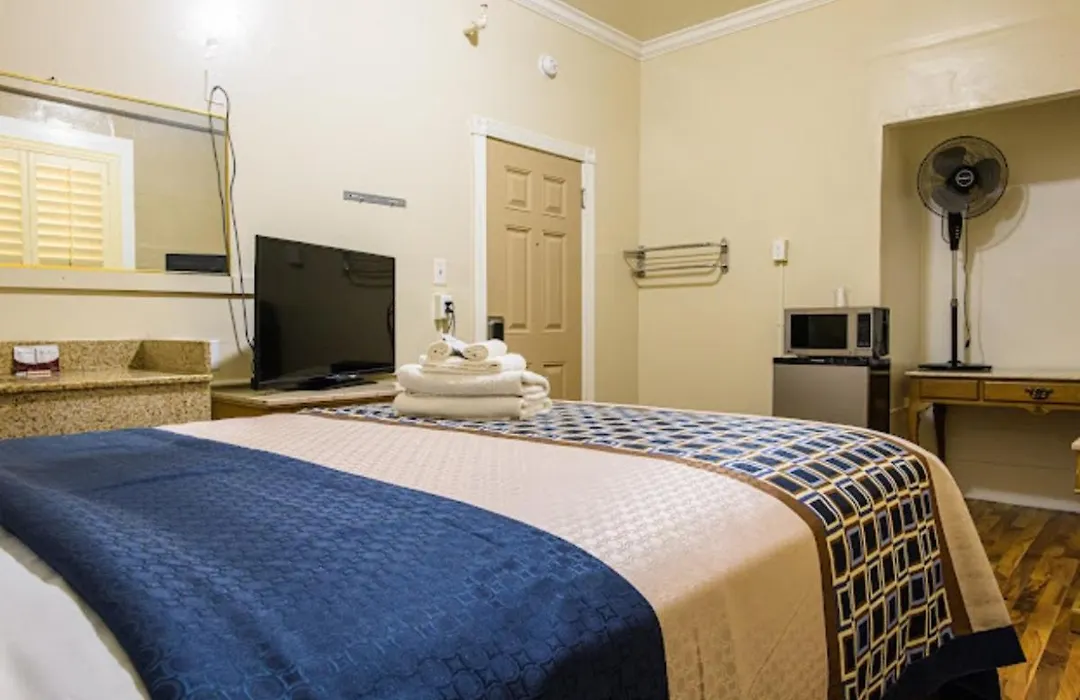 Elite Inn-1